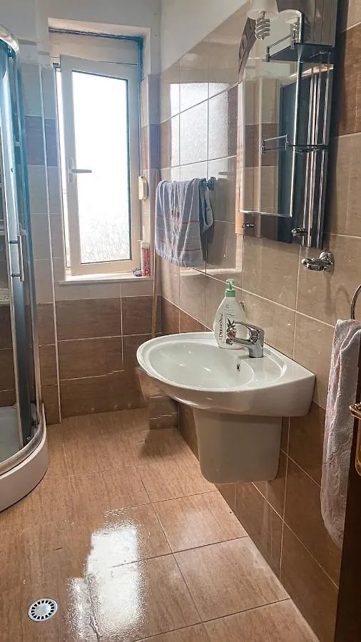 Lando Apartment Shkoder 0*,